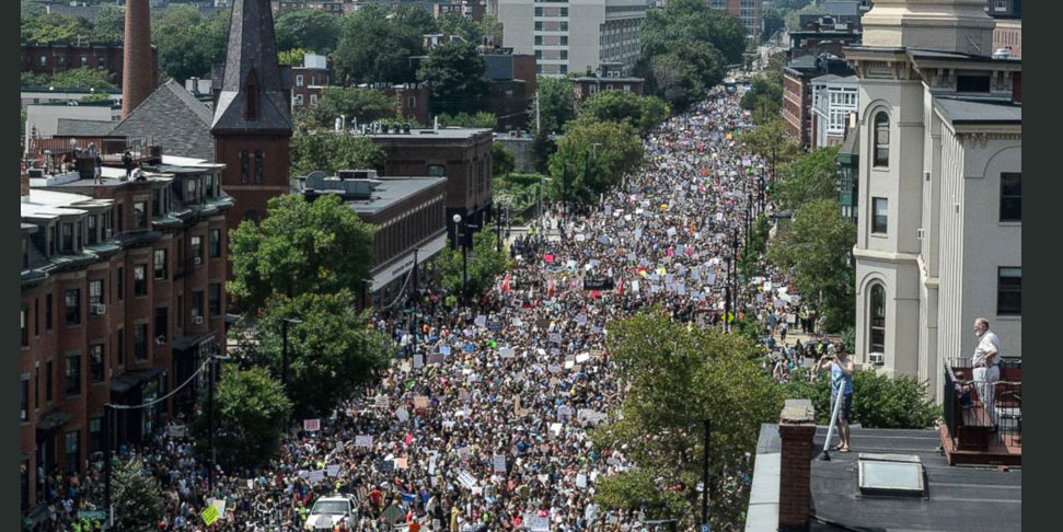 Photo of counter-protesters in Boston