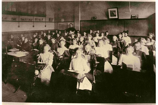 Image of the students in Miss Mooney's PS8 class.