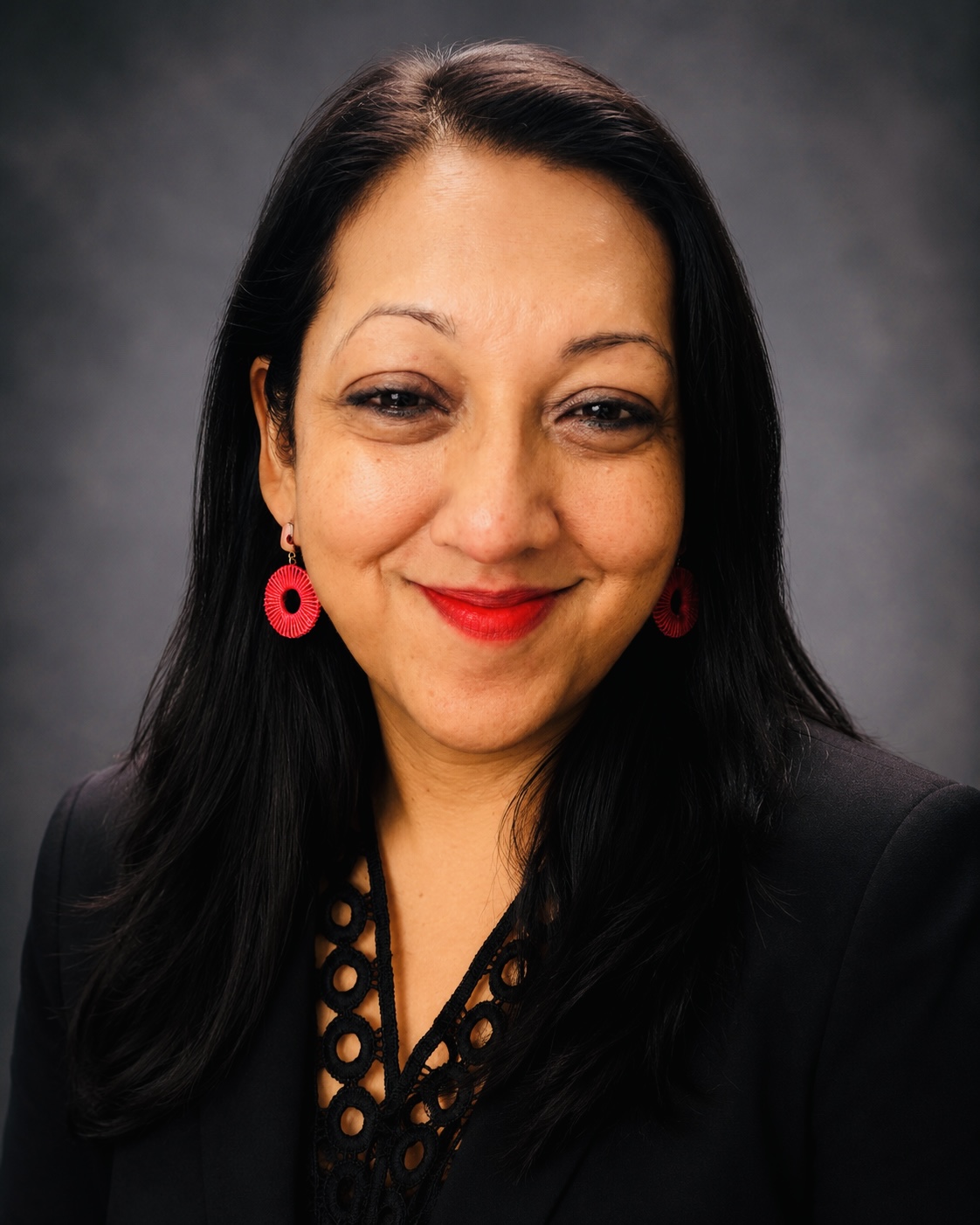 Headshot of Suzette Ramsundar