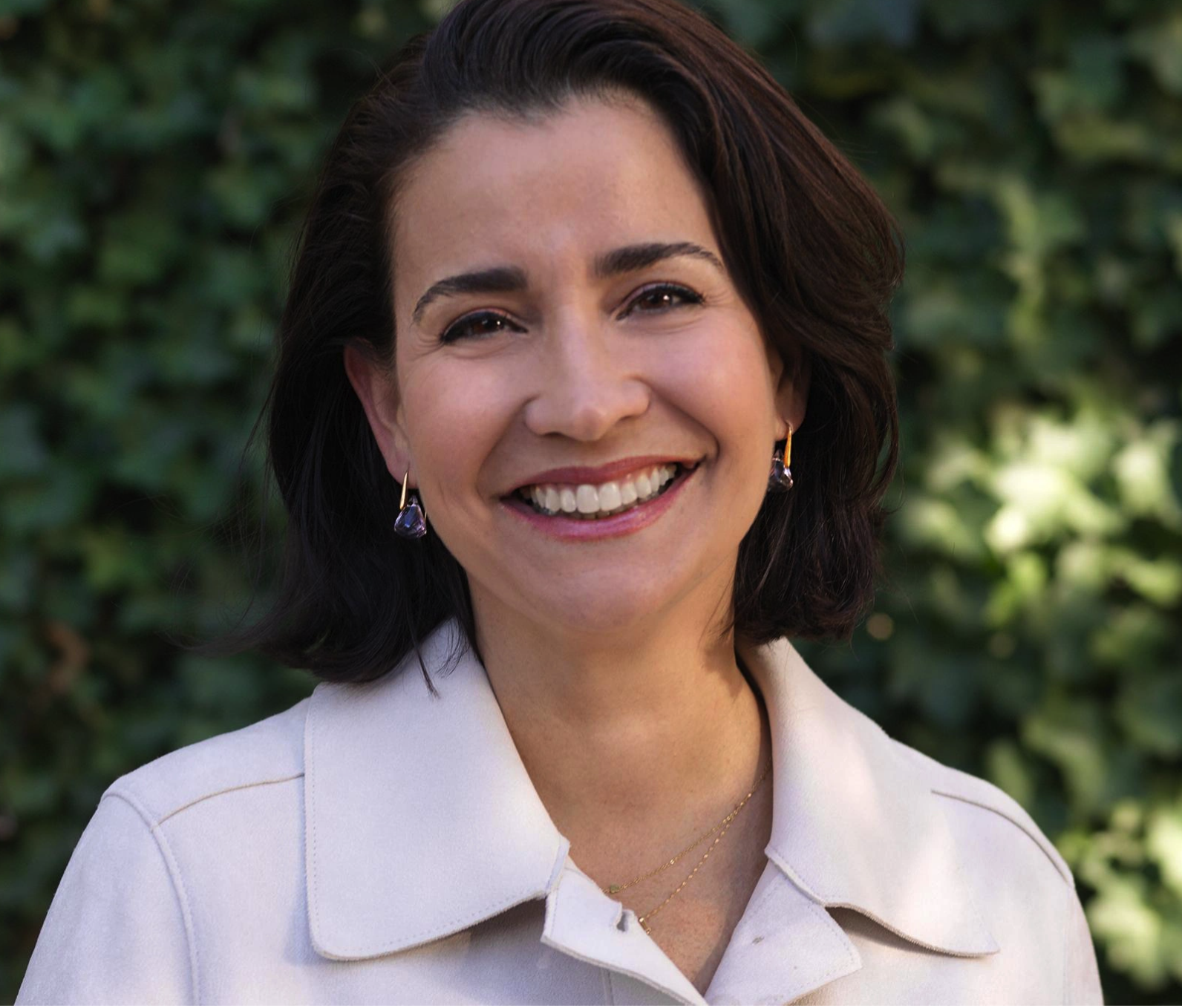 Headshot of Mila Burns