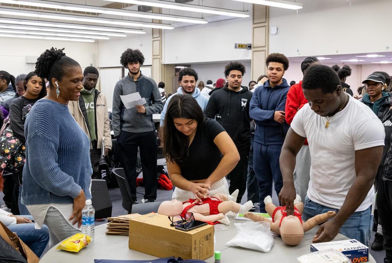 Students Training on CPR