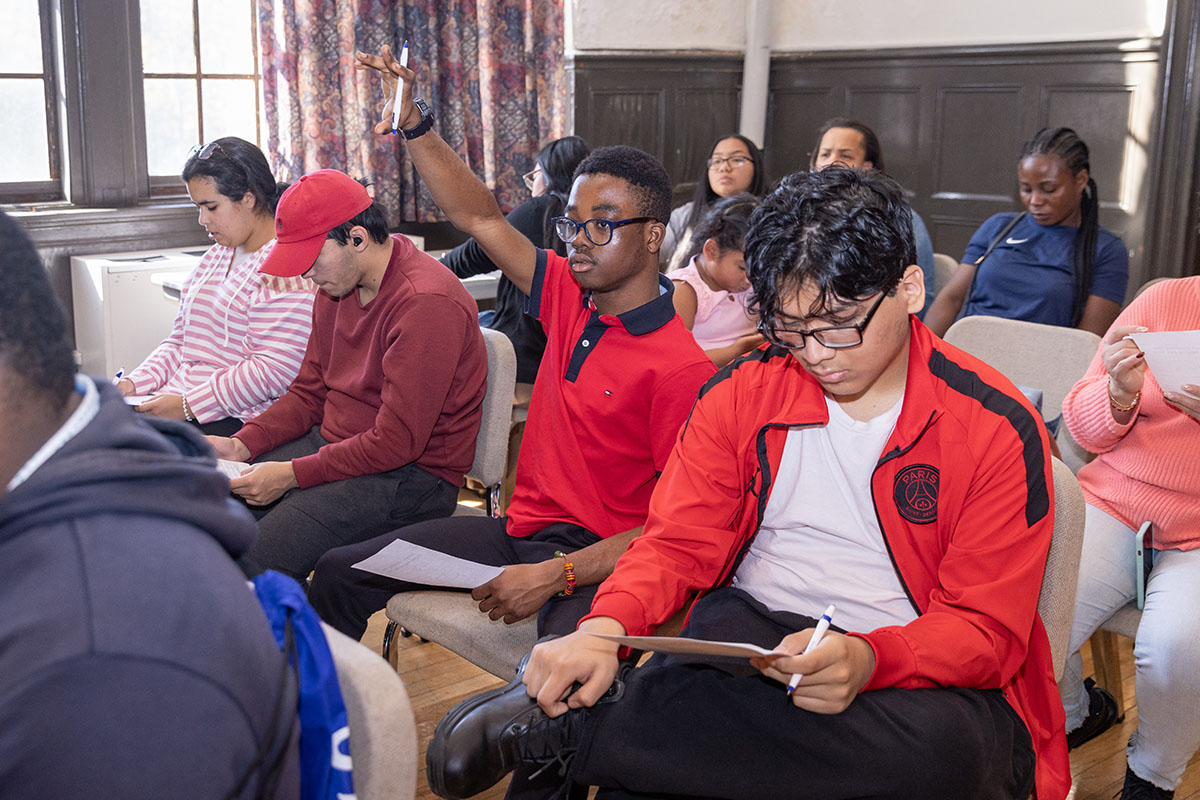 Liberal Arts Course Finder Photo Tile