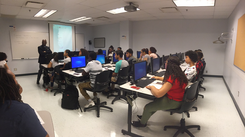 BRONX INTERNATIONAL HIGH SCHOOL Visits Lehman College VR Lab CUNY on the Concourse